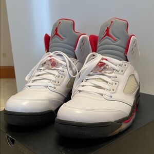 Nike Air Jordan 5 Retro men’s 10 1/2